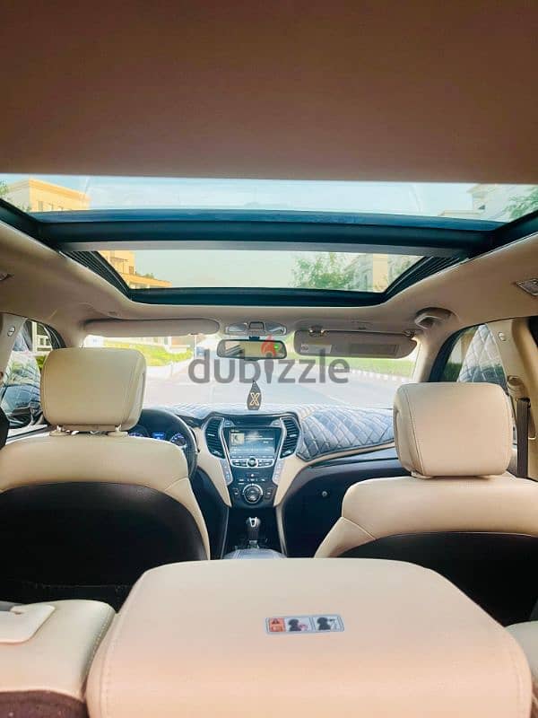 Hyundai Santa Fe 2015 model oman agency car for sell 11