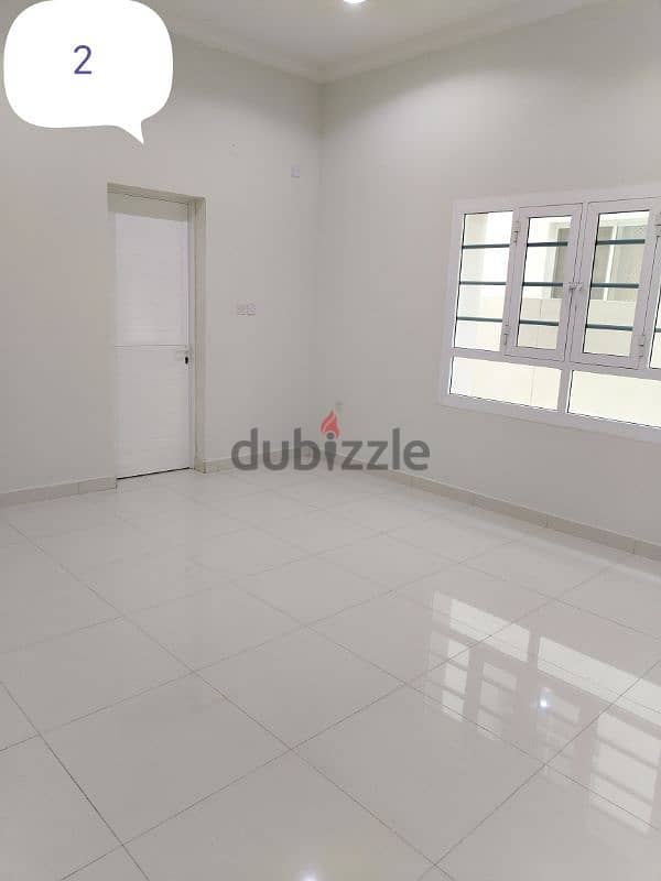 AL khoud 7 room and flat for rent 3