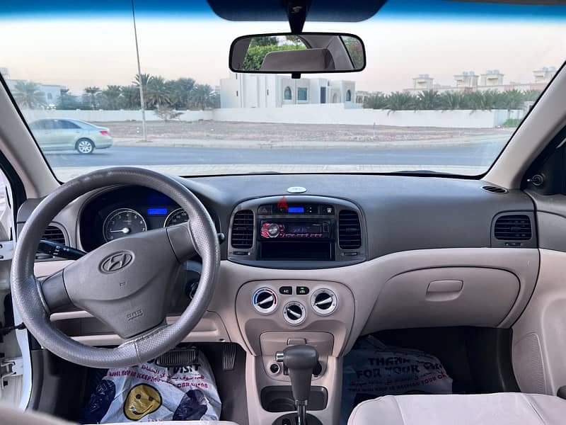 Hyundai Accent 2011 12