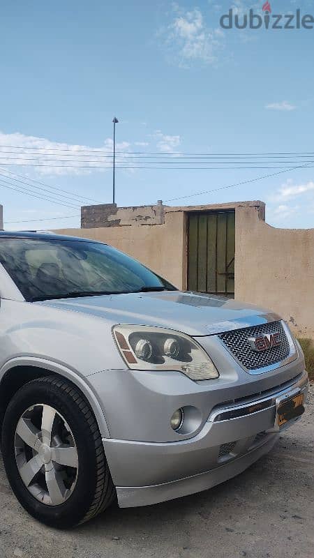 GMC Acadia 2010 1