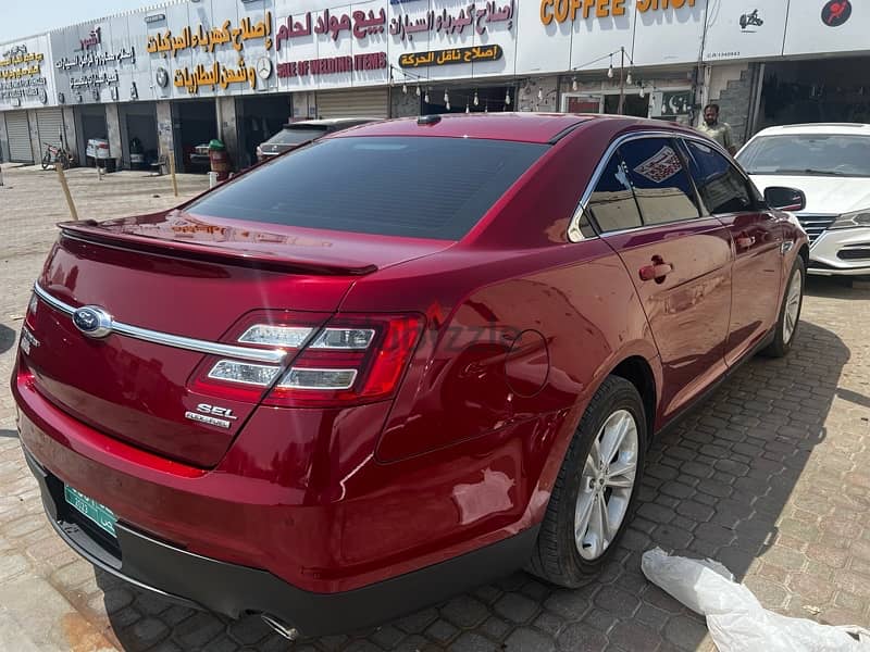 Ford Taurus in mint condition 7