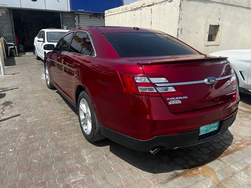 Ford Taurus in mint condition 9