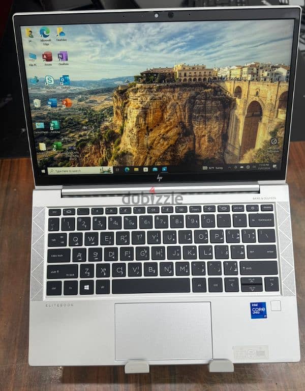 hp elitebook 830 G8 core i7 11th Gen 0