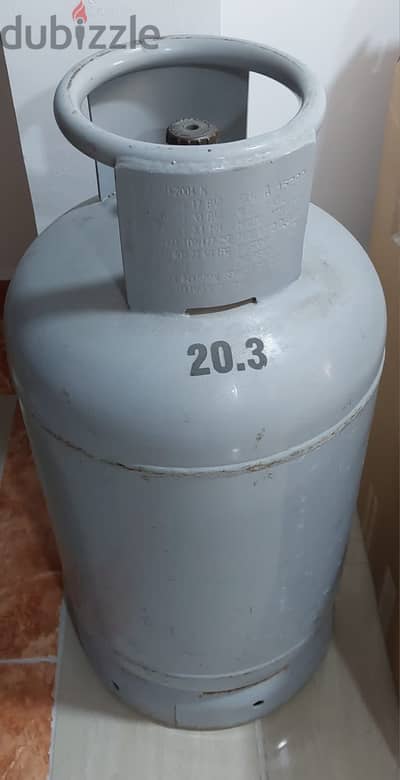 Gas cylinder (half full)