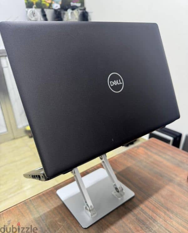 dell latitude 5400 core i7 8th Gen 14 inch borderless FHD display 4