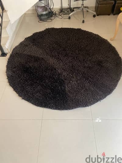 rounded carpet