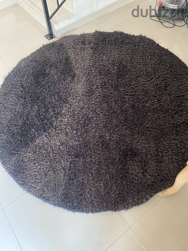 rounded carpet 1