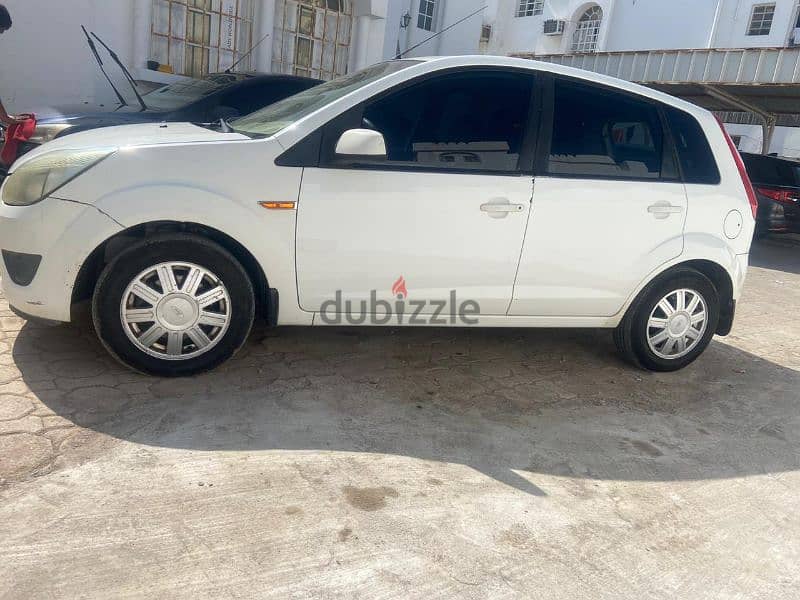 Ford Figo 2011 4