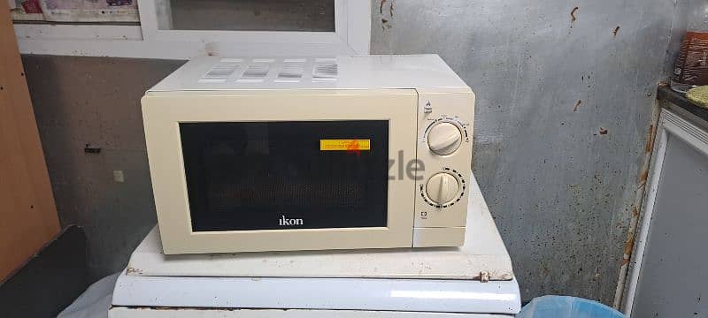 Ikon Microwave Oven 2