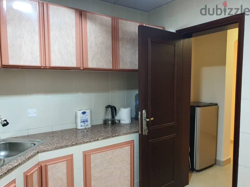 Furnsihed two bedroom apartment with sittingroom شقة غرفتين وصاله 1