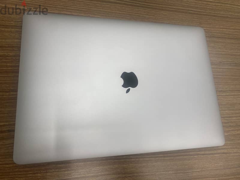 Macbook pro 2016, i7, 16gb ram, 256gb ssd 4