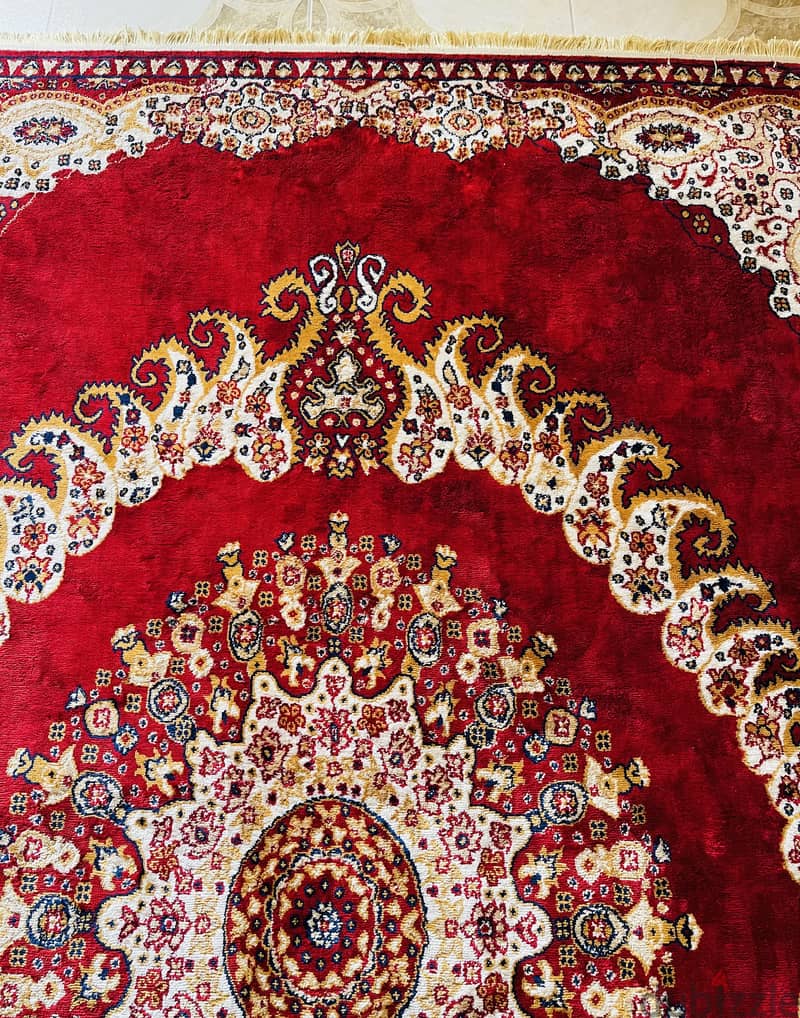 Clean 2x3 m Turkish carpet 3