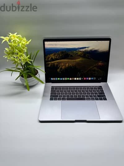 Macbook pro 2019 15", i7 9th, 16gb ram, 256gb ssd, 4gb graphics