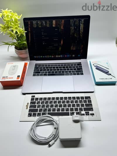 Macbook pro A1990 2019, 15", i9 9th, 32gb ram, 256gb ssd