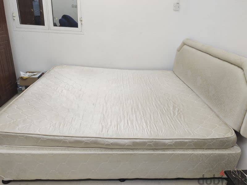 bed with mattress 0