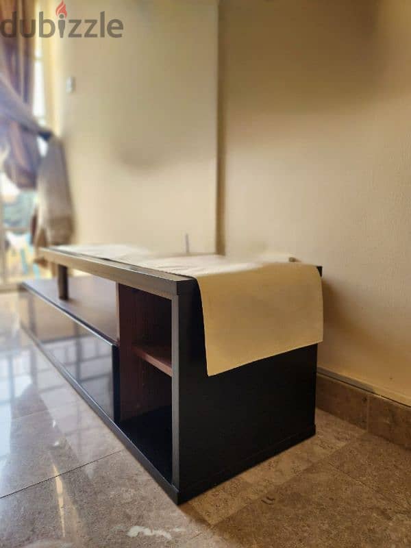 TV CONSOLE TABLE / TV UNIT TABLE PRICE NEGOTIABLE 2