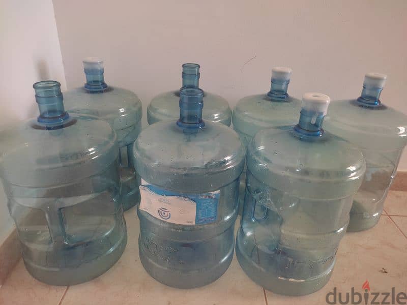 7 water bottle sale in Al khoudh 0