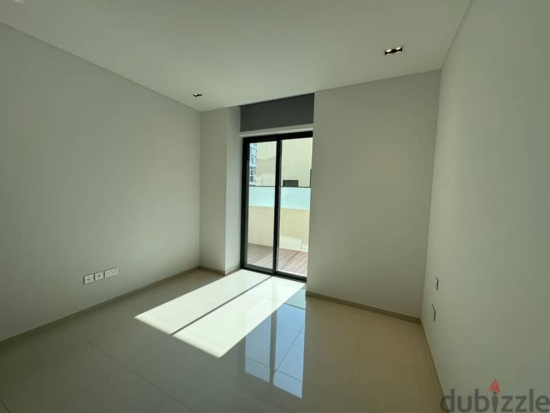 1 BR Apartment with Spacious Terrace in Juman One, Al Mouj 2