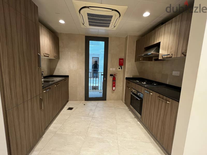 2 BR Bright Apartment in Boulevard Tower – Muscat Hills with Amenitie 8