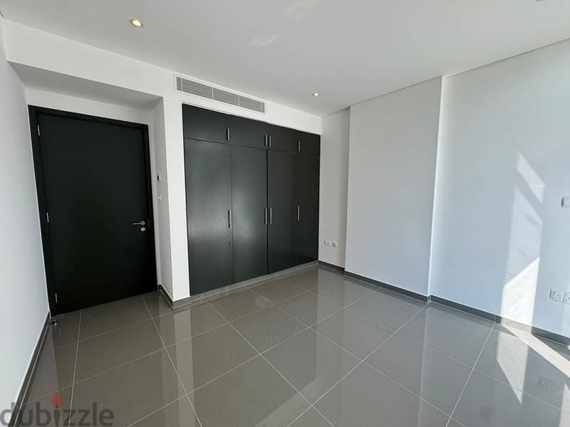 2 BR Ground Floor Apartment with Partial Seaview in Al Mouj 10