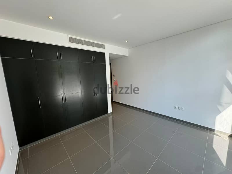 2 BR Ground Floor Apartment with Partial Seaview in Al Mouj 11