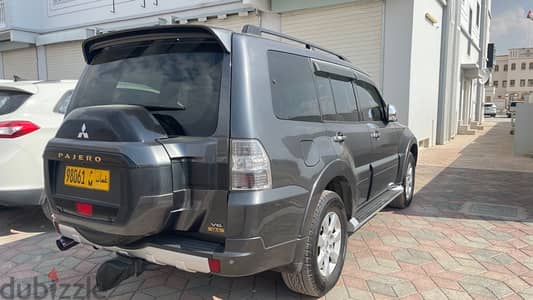 Mitsubishi Pajero 2015 - 3.5L (Full Option, Expat owned)