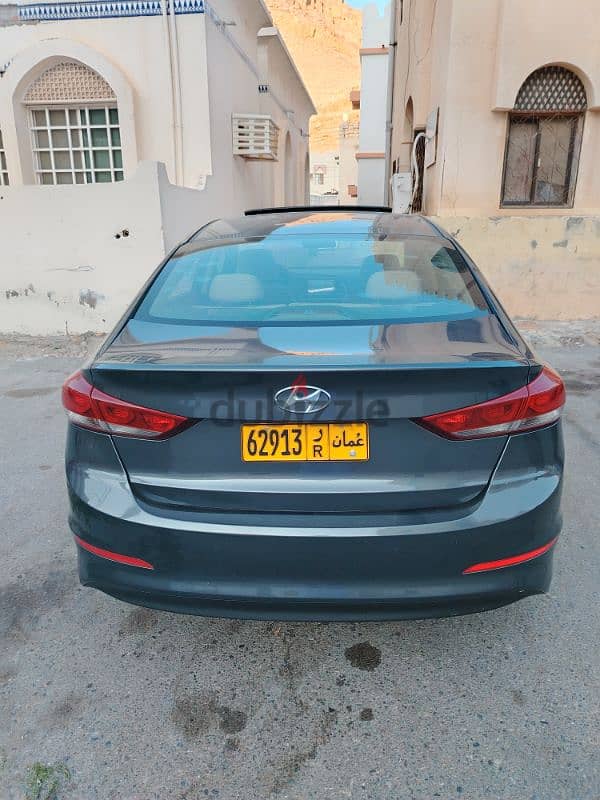 Hyundai Elantra 2017 full option 0