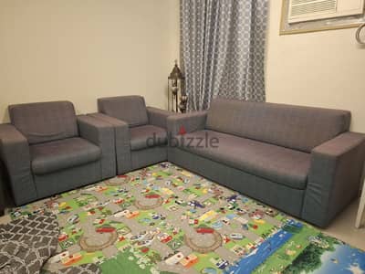 Well maintained Sofa set