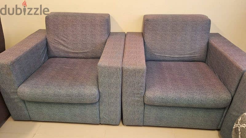 Well maintained Sofa set 3