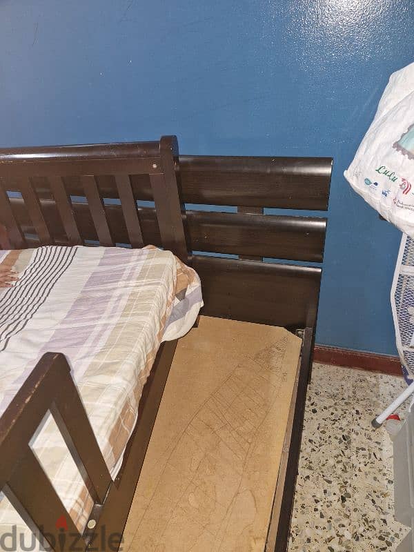 kids cot and queen size cot 0