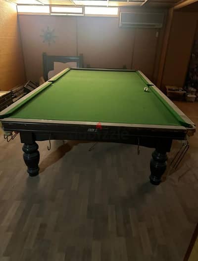 450 rials snooker table