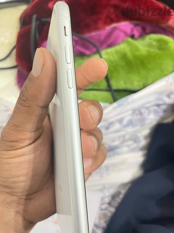 IPHONE XR GOOD CONDITION 5