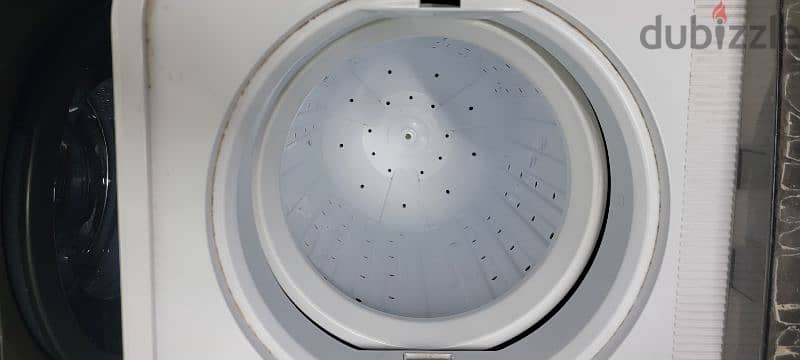 Semi Automatic Washing Machine Good condition 4