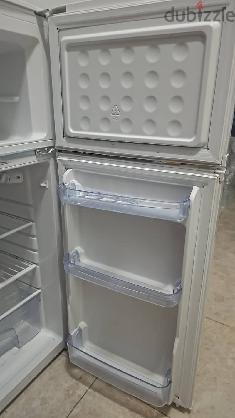 Refrigerator , only 1 year used, 175L 4