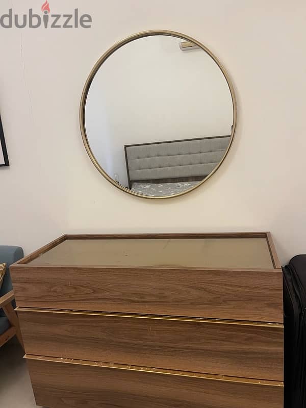 Dressing table with mirror 1