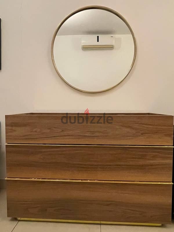 Dressing table with mirror 2