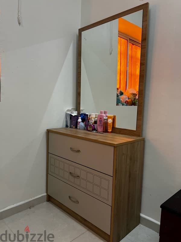 Dressing Table/ Very Good Condition 0