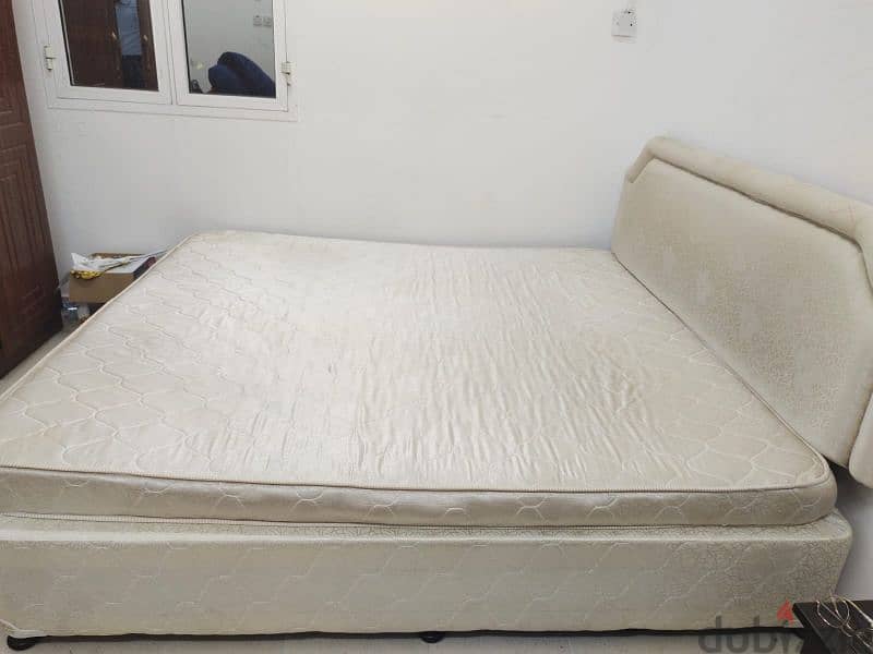 Divan bed coat with mattress 0