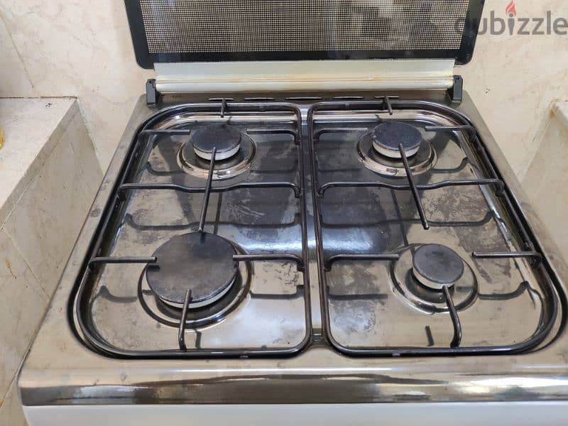 Cooking range in good condition 1