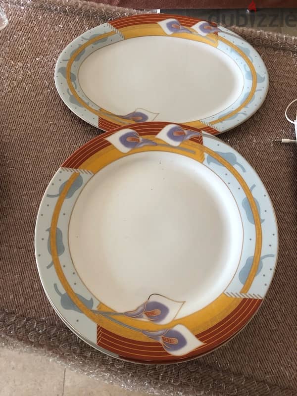 porcelain/chinaware dinner plate+ platter 0