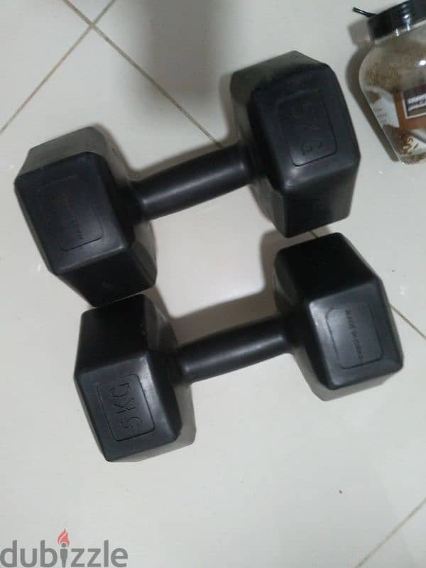 2x 5kg dumbbells new and exercise mat perfect condition 2