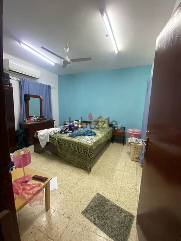 Flat For rent Mutrah near Masjid 1