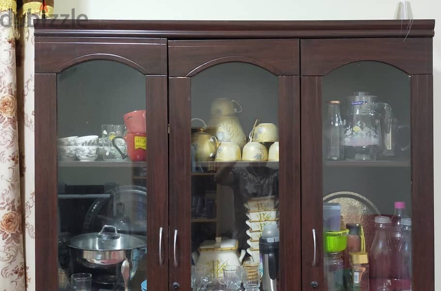 3 Doors Showcase / Glass Shelves (RUWI) 3