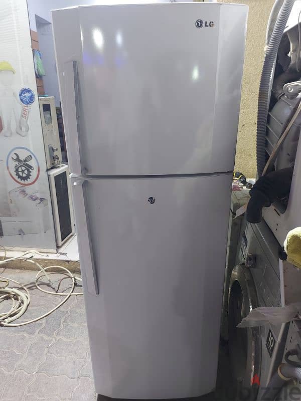 LG medium size fridge for sale 0