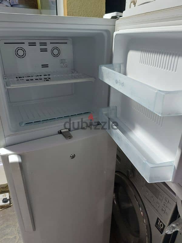 LG medium size fridge for sale 1