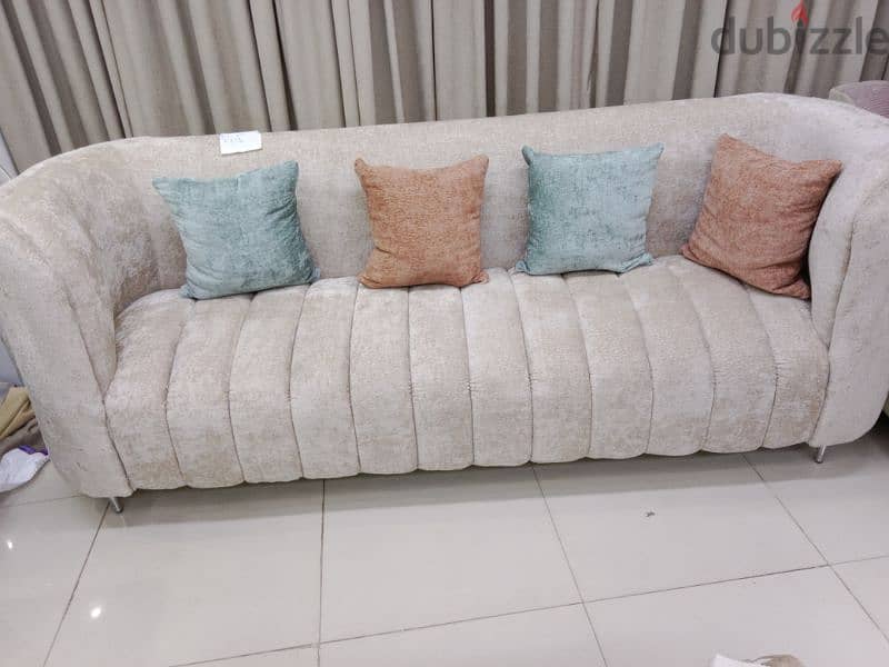 sofa band new sale. 4 piece. 8. seat 2