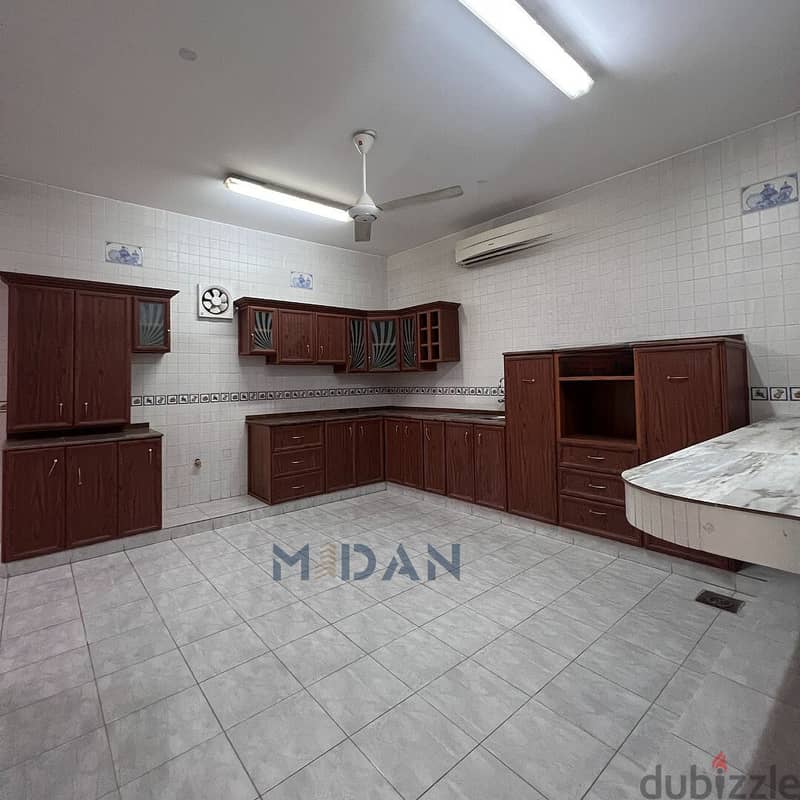 MAWALEH SOUTH | EXCELLENT COMMERCIAL 7 BR VILLA 5