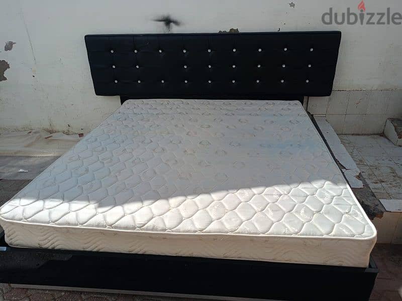 Bed and Mattress king size 8