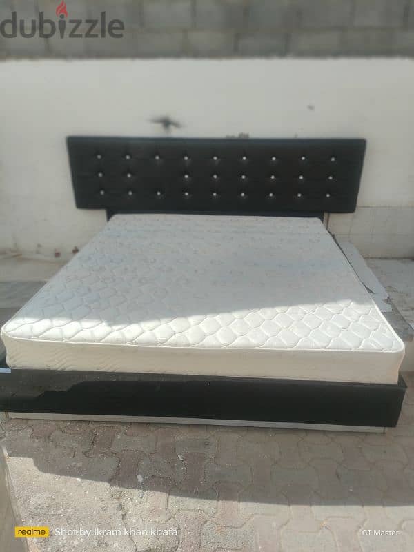 Bed and Mattress king size 9