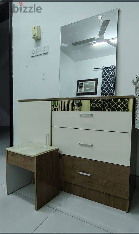 dressing table, تسريحة 2